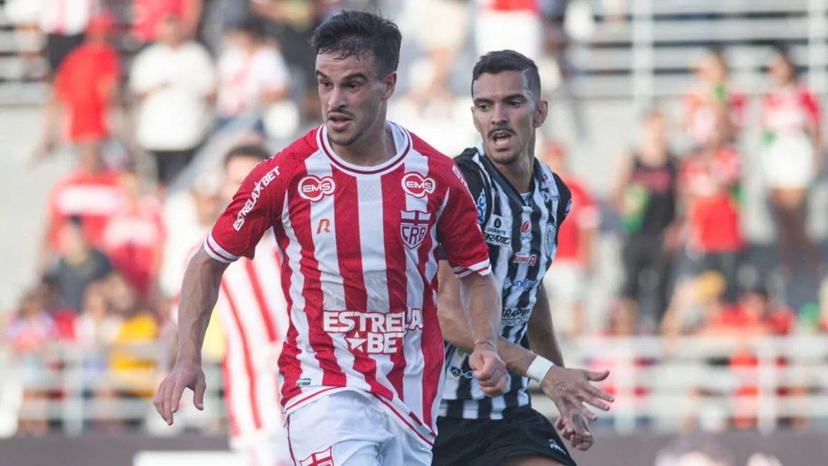 Labandeira ganha destaque no CRB e ameaça posição de Mike - Fonte imagem: Globo Esporte