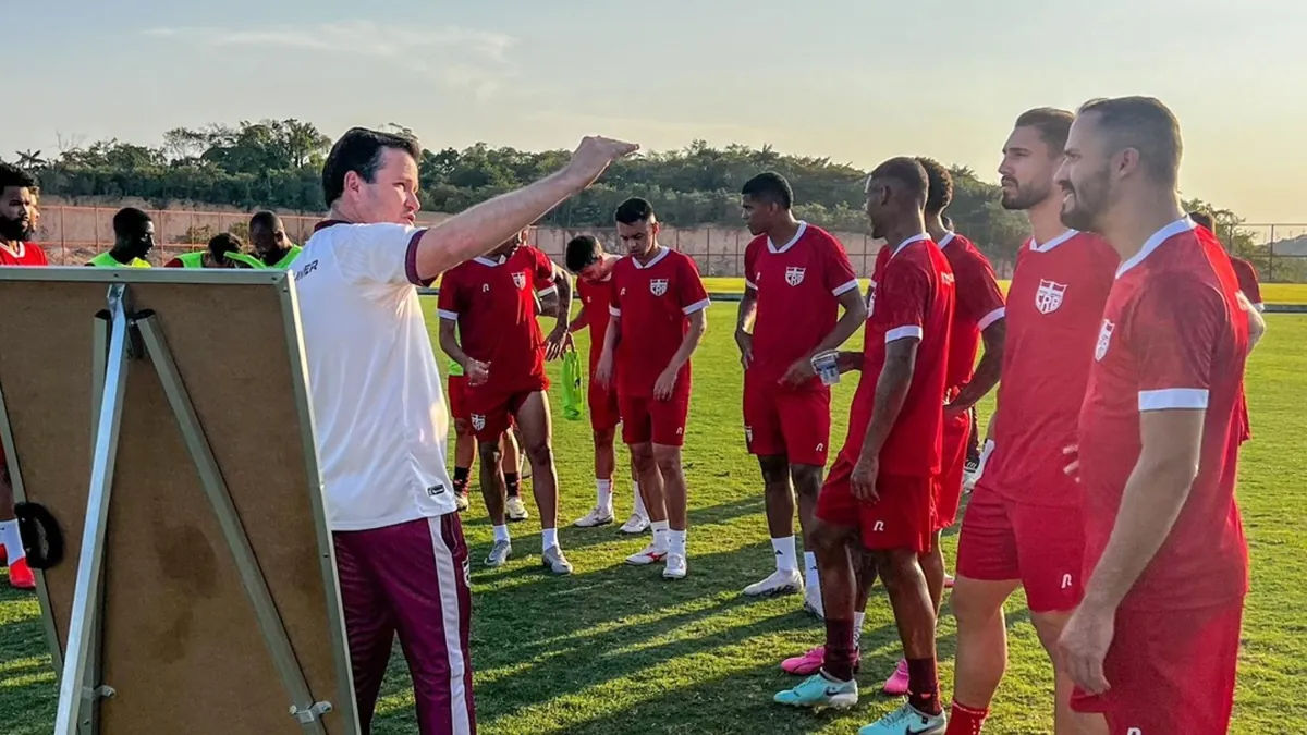 Mário Marroquim confirma permanência de Daniel Paulista à frente do CRB - Fonte imagem: Globo Esporte