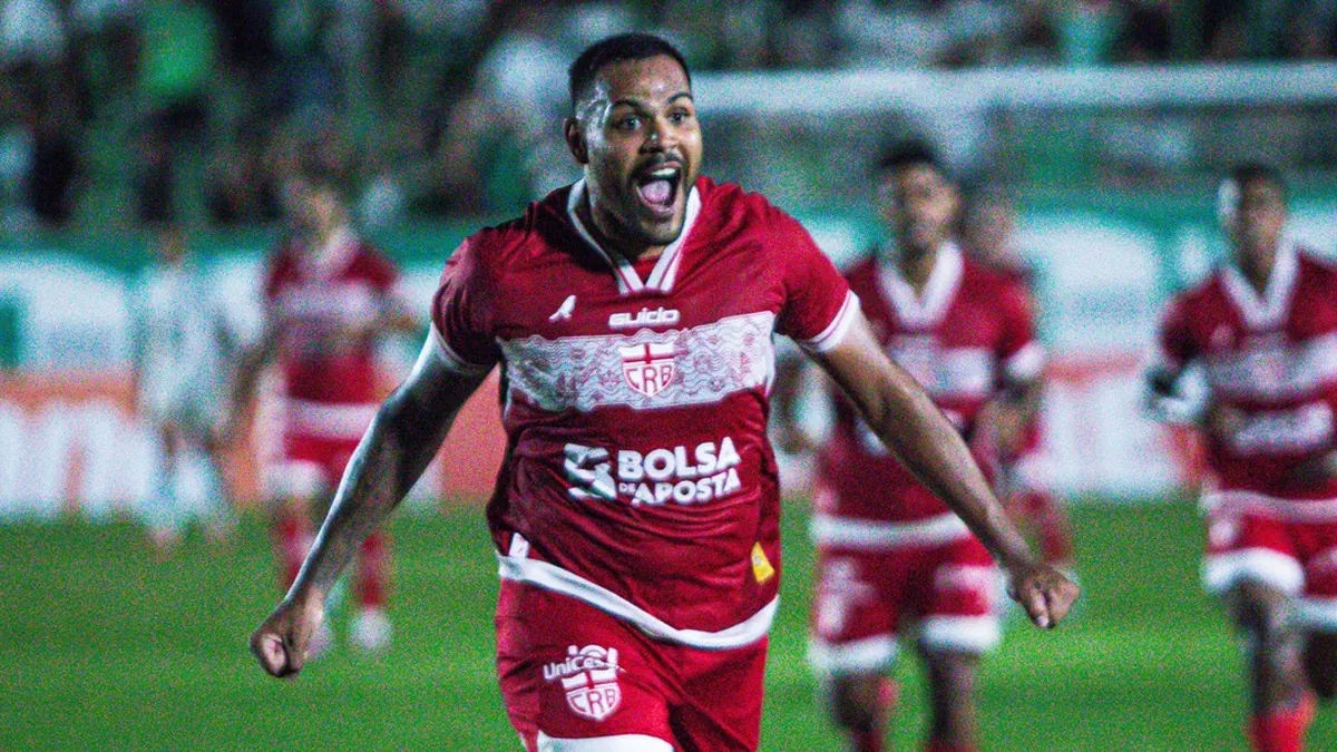 Mikael brilha e anota seu sexto gol em cinco partidas pelo CRB! - Fonte imagem: Globo Esporte