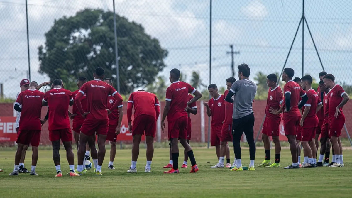 Mudanças à vista: Louzer prepara o CRB para a grande decisão do Alagoano - Fonte imagem: Globo Esporte