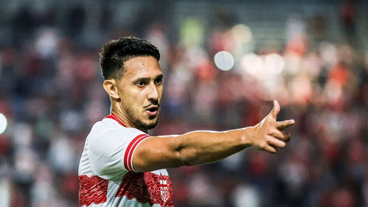 Padrasto! Torcedores do CRB inova e renomeia Breno Herculano - Fonte imagem: Globo Esporte