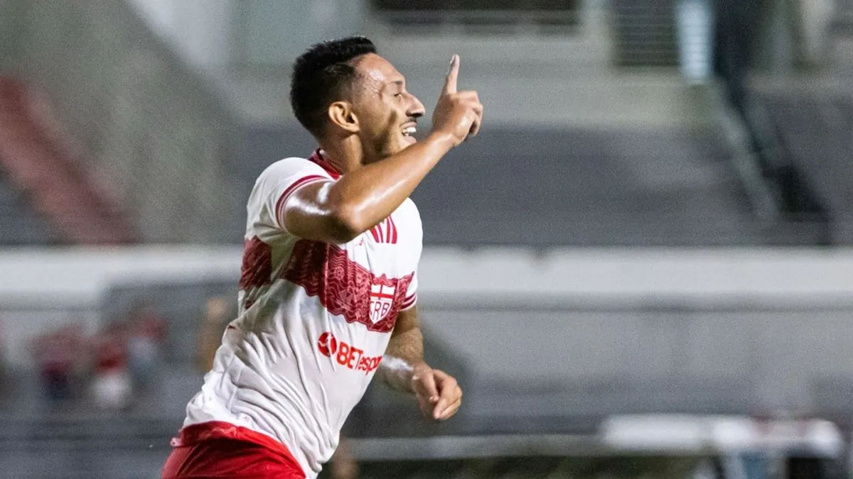 Paysandu e CRB em campo: como e onde assistir ao confronto? - Fonte imagem: Globo Esporte