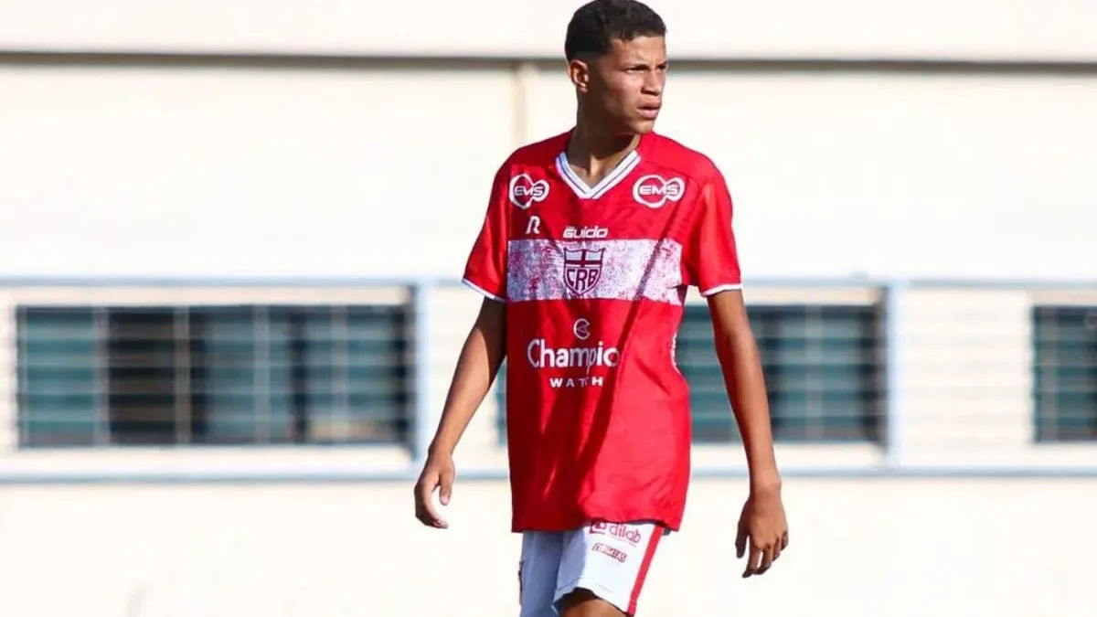 Promessa da base do CRB pode se transferir para o Cruzeiro em negociação - Fonte imagem: Globo Esporte