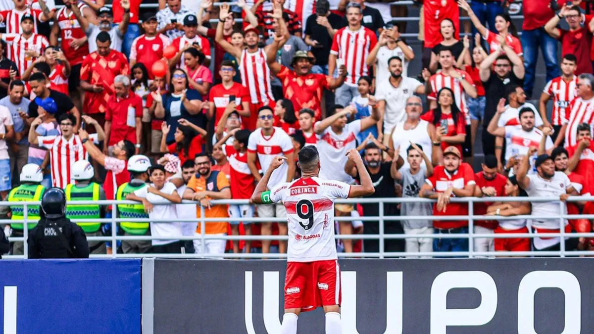 Qual a média de público do CRB em seus jogos como mandante? - Fonte imagem: Globo Esporte