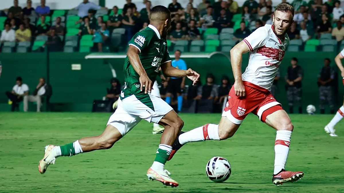 Surpresas na Série B: Líderes caem e times ameaçam a classificação! - Fonte imagem: Globo Esporte