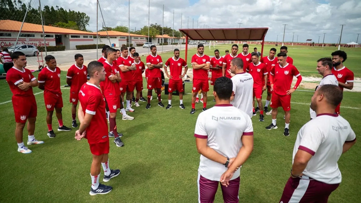 Técnico Louzer fala sobre a importância do lado humano no esporte - Fonte imagem: Globo Esporte