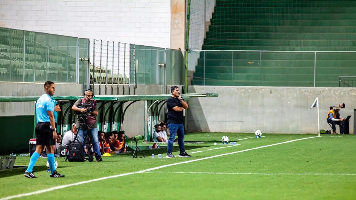Time unido e Barroca celebra triunfo do CRB em momento crucial - Fonte imagem: Globo Esporte