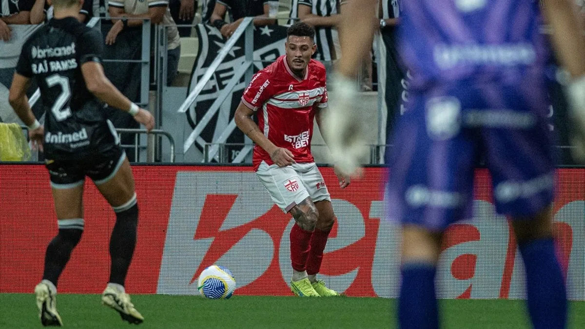 Willian Formiga se recupera de lesão: CRB enfrenta Bahia sem desfalque? - Fonte imagem: Globo Esporte