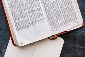 Übersetzungskommentar zu 2. Thessalonicher 2,6-7
