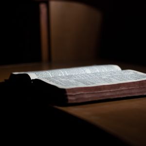 Das Vertrauen zur Bibel im Wandel der Zeiten -  Mose und das hebräische Alphabeth - Mose und die Zukunft