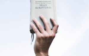 Jesus Christus spricht: Kehrt um und glaubt an das Evangelium!