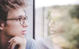 Selbstverleugnung, Selbstliebe und Selbsthass