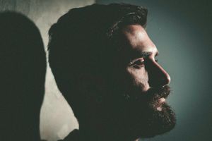 Männer zeigen Emotionen - Am Beispiel von Jonatan, einem verkannten Helden