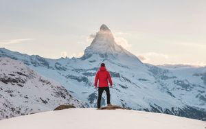 Aufblick zu den Bergen