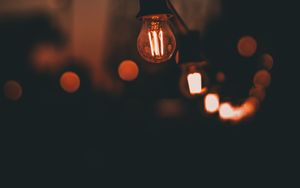 Scheint als Lichter in der Finsternis
