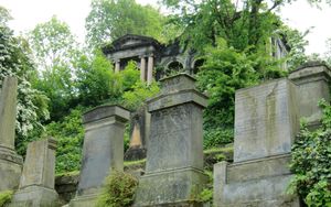 HIS-story: Ein Friedhof voller Helden - Von Gottesmännern, die alles riskierten