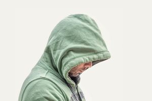 Der Herr ist nahe bei denen, die zerbrochenen Herzens sind, und hilft denen, die ein zerschlagenes Gemüt haben
