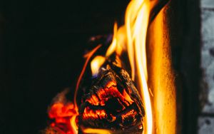 Wie Feuer und Hammer
