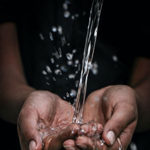 Wasser, das den Durst löscht