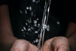 Wasser, das den Durst löscht