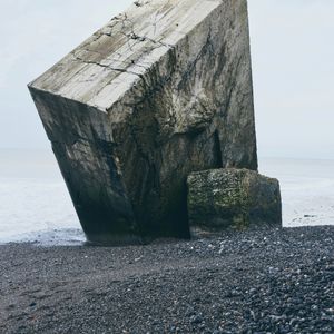 Kann Gott einen Stein schaffen, den er nicht hochheben kann