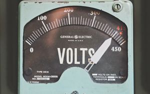 Über den Namen Jesus: Drei mal elektrischer Schlag