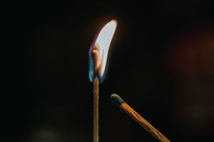 Feuer, das uns brennend macht