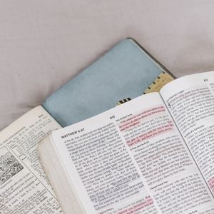 Ein Volk von Gottes Wort geformt