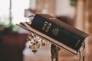 Das Buch mit den sieben Siegeln - Bibelarbeit über Offenbarung 5