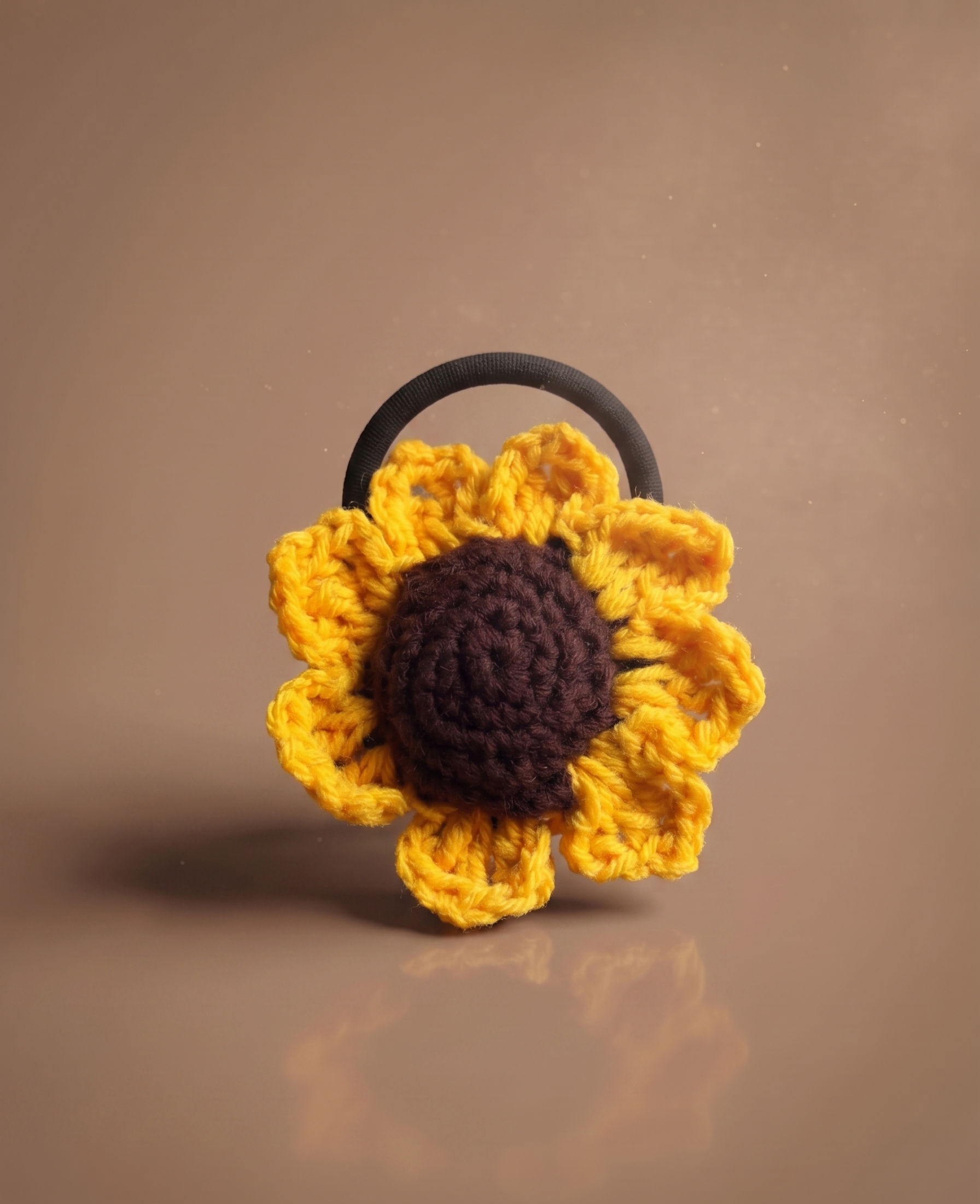 Crochet Sunflower with Rubberband – view 1