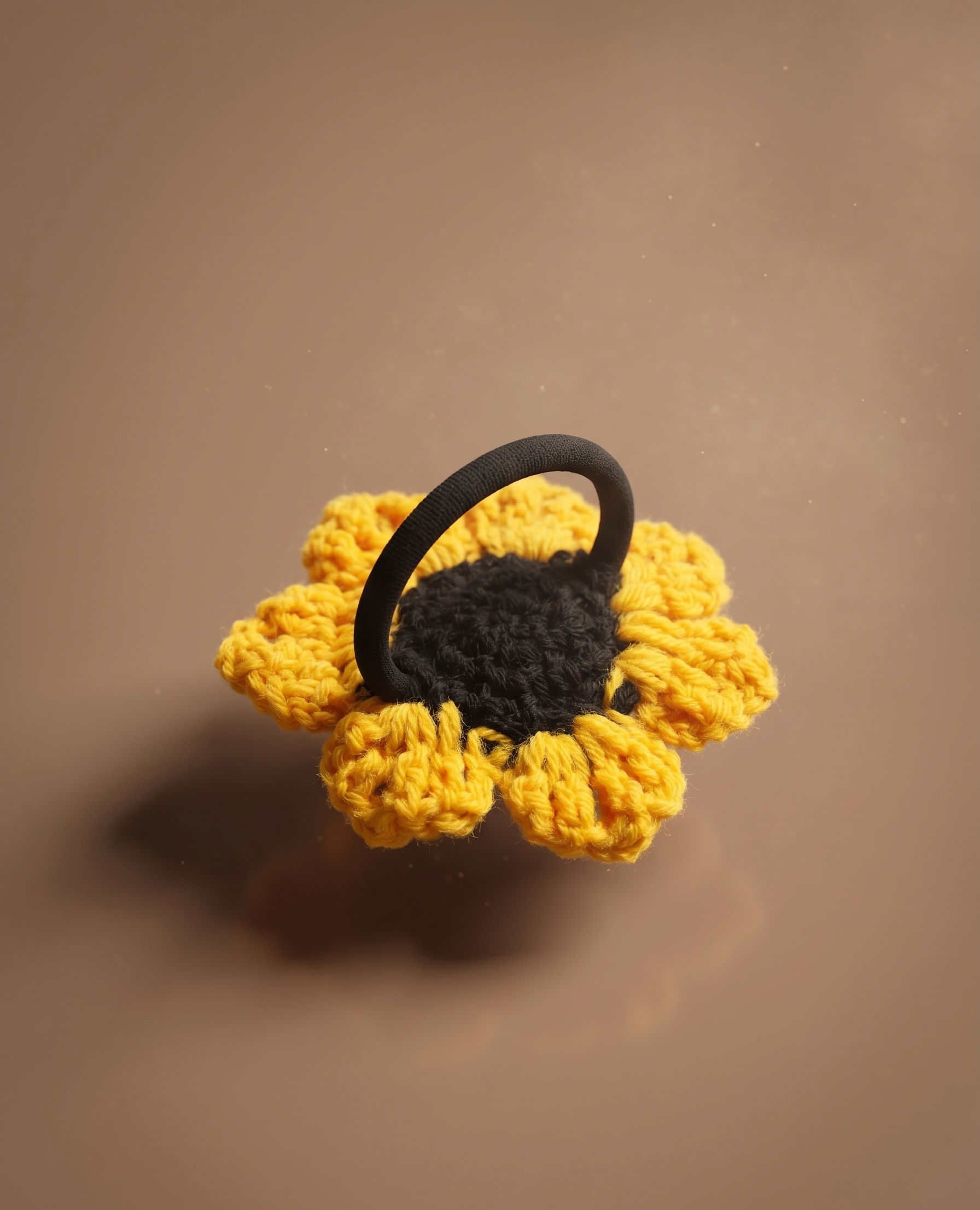 Crochet Sunflower with Rubberband – view 2