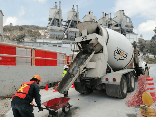 Constructoras con concreto