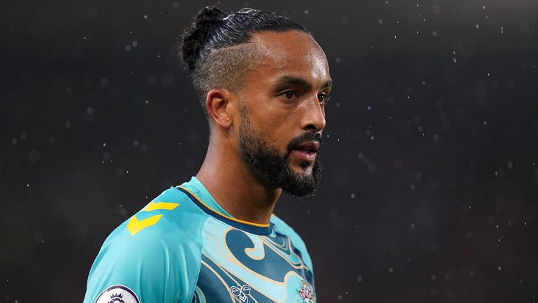 Theo Walcott Shocks Football World with Sudden Retirement - Fans Left Stunned!