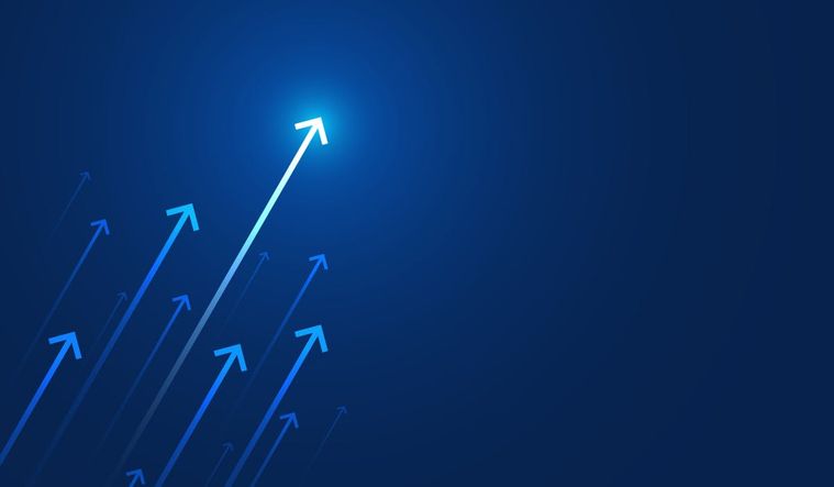 Unveiling the Explosive Growth of Global Advertising: $1 Trillion Milestone Expected by 2024!