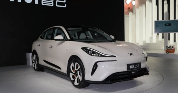 Xe điện Trung Quốc gây sốt: Kích thước khủng, sạc nhanh chỉ 15 phút, thu hơn 6000 đơn đặt hàng trong 8 tiếng!