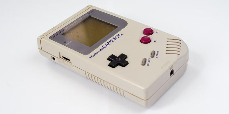 Ultimate Gamification: Crafting a Mechanical Keyboard with Retro Game Boy Components
