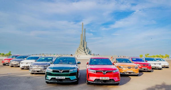 Cổ phiếu VinFast chưa ngừng lao dốc, đã mất hơn 10% giá trị liên tiếp trong 4 phiên, vượt xuống dưới mức 30 USD/cp