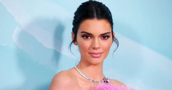 Bí quyết cuốn hút vóc dáng của người mẫu hàng đầu Kendall Jenner