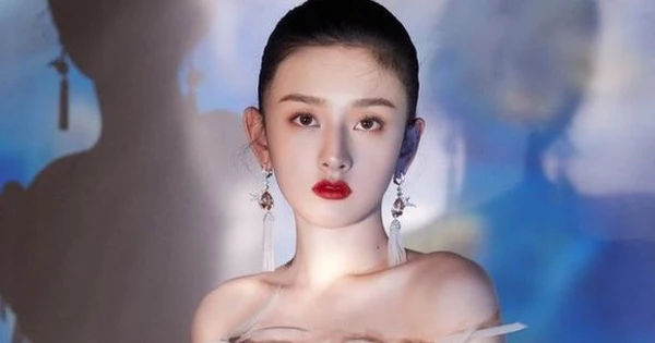 Tống Tổ Nhi gặp 'đỉnh cao' khi bị cấm sóng: 5 đài lớn xóa tên, 20 nhãn hàng quay lưng