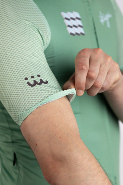 Ärmel mit gummierten Ende für optimalen Sitz