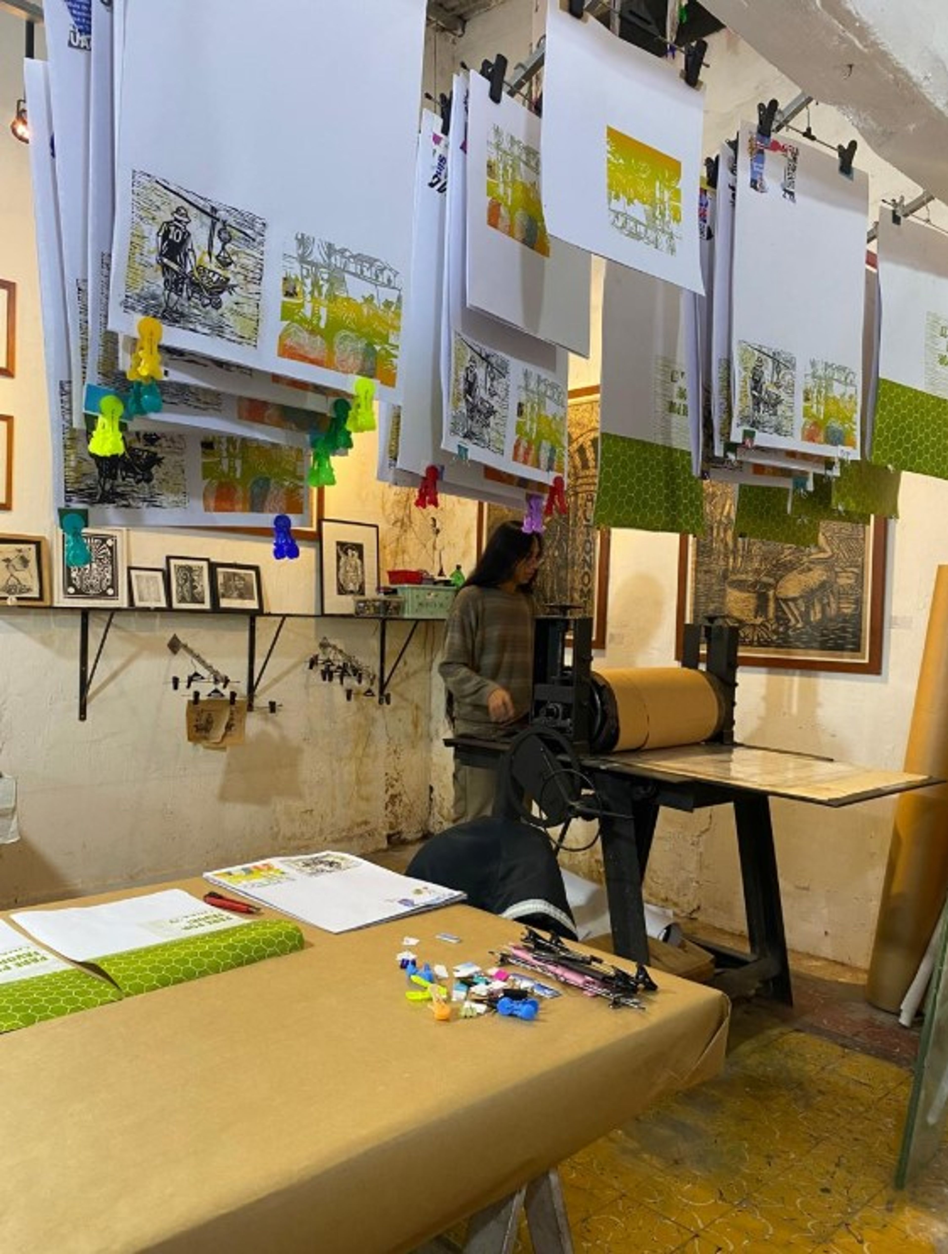 Proceso creativo del libro grabado "PARE POR FAVOR LINEA 2"