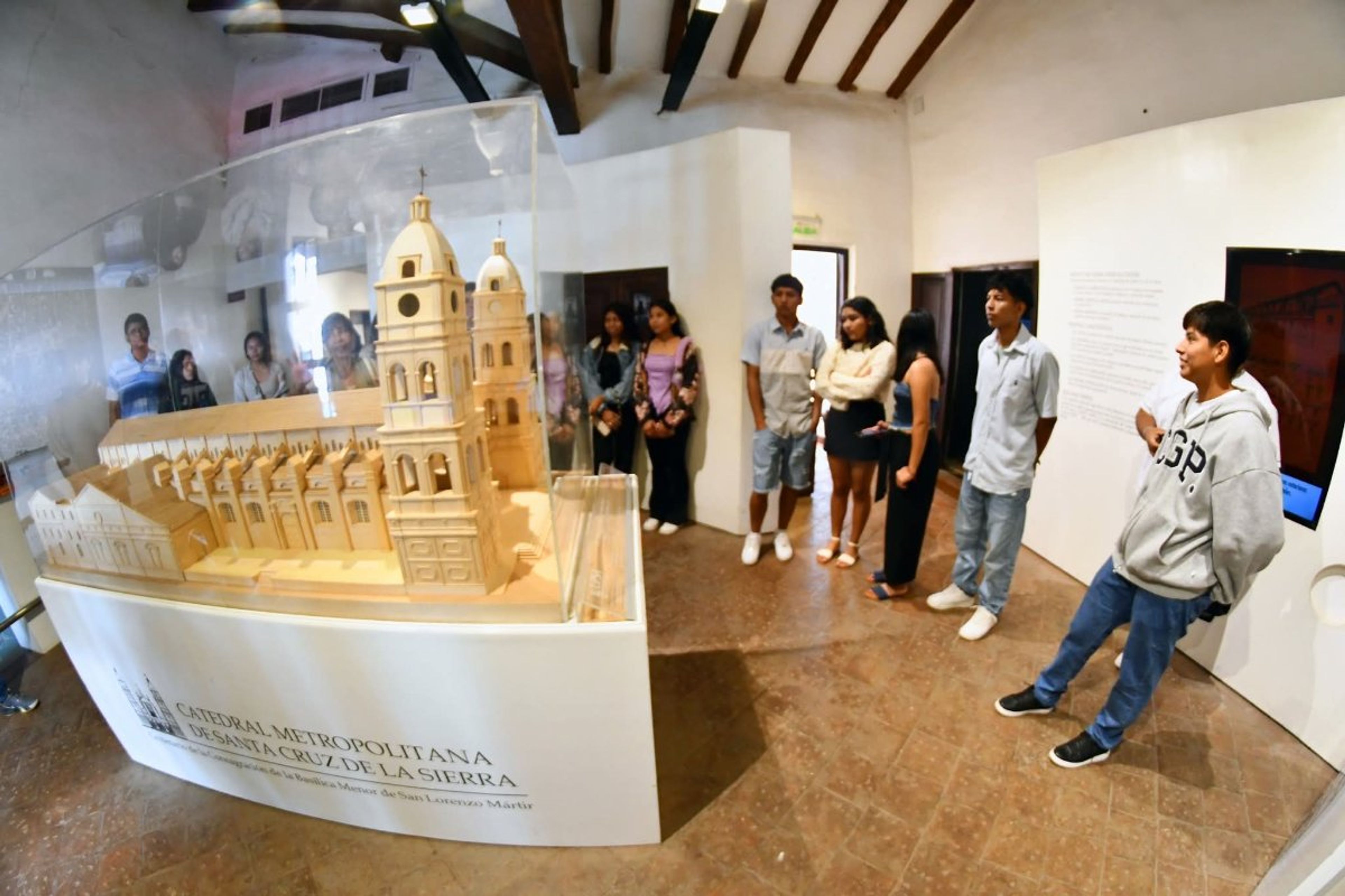 Recorrido Turístico Educacional con estudiantes de la Casa de la Juventud