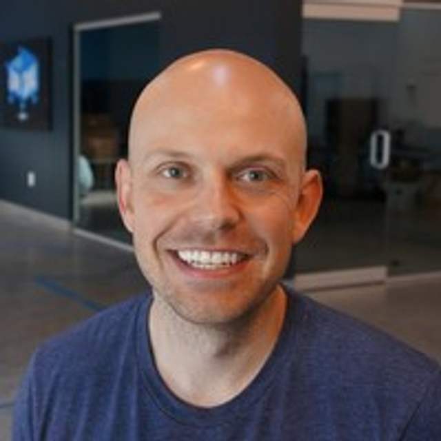 Headshot of Brian Thomas