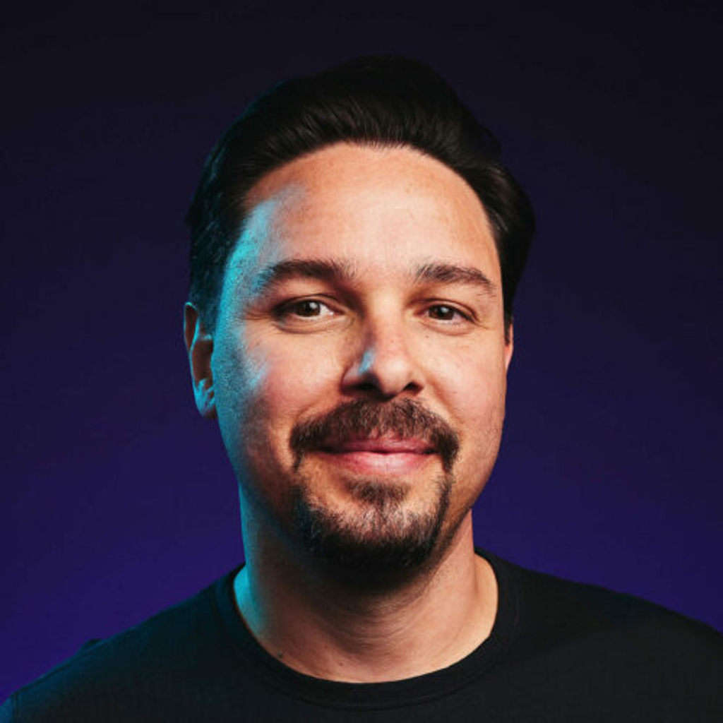 Headshot of Frank Valcarcel