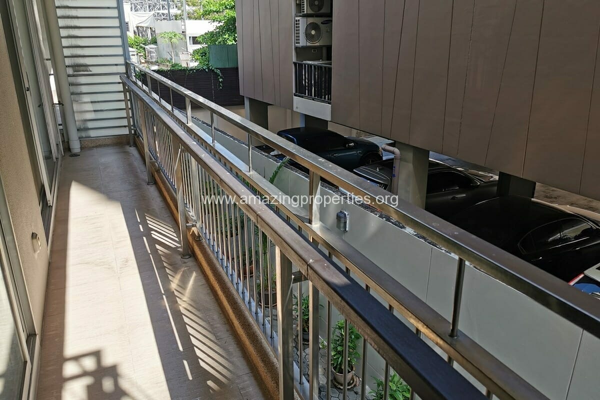 1-Bedroom-apartment-Baan-Sukhumvit-14-3-8723.jpg