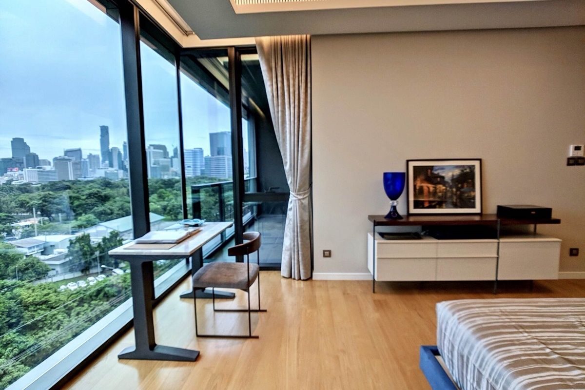1-Bedroom-condo-Sindhorn-Tonson-7-1-8107.jpg