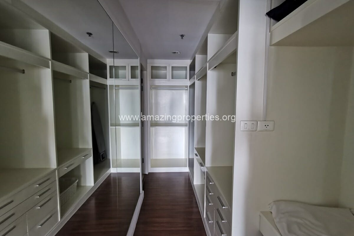 1-Bedroom-condo-Trendy-Condominium-8-3835.jpg