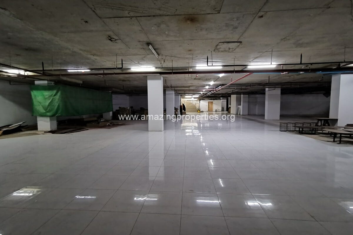 1700-Sqm-Commercial-space-Phrom-Phong-5-9733.jpg