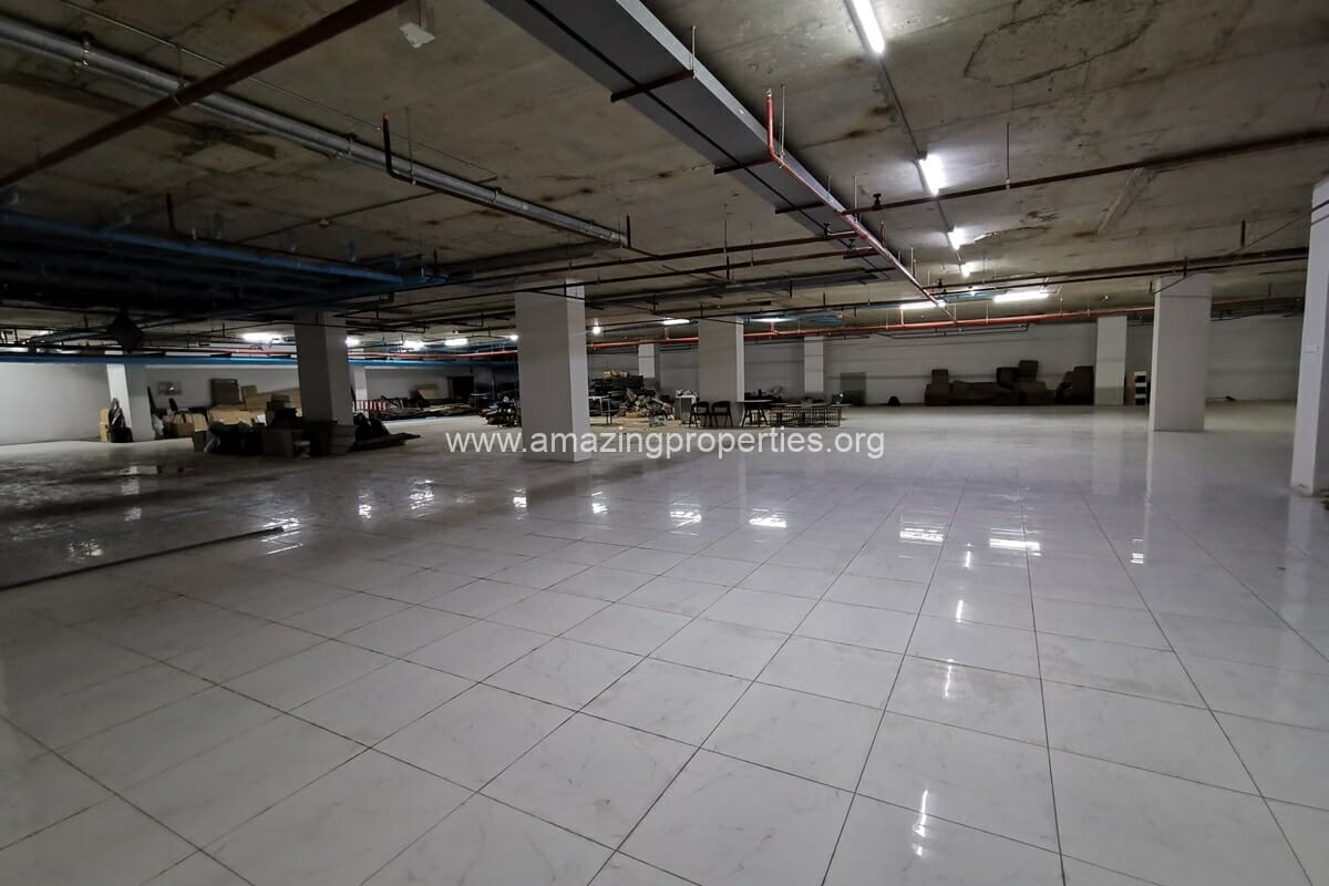 1700-Sqm-Commercial-space-Phrom-Phong-7-7974.jpg