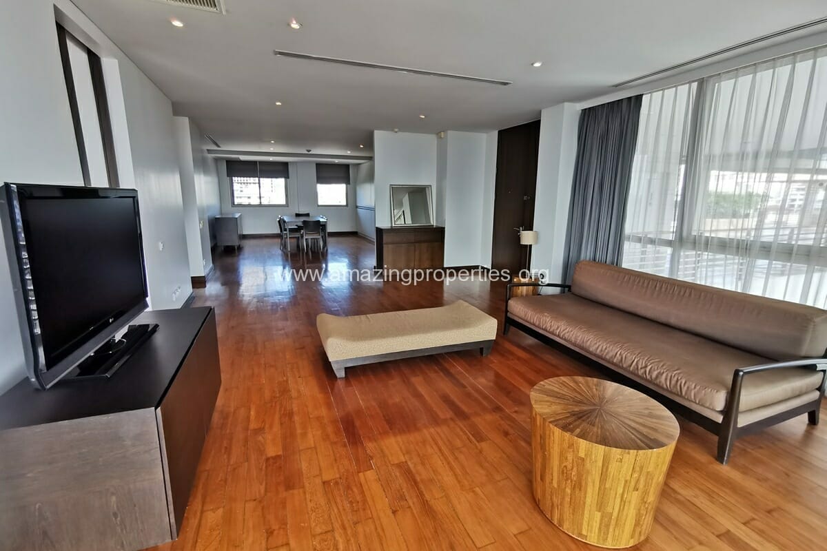 2-Bedroom-Apartment-Ruamrudee-House-11-8090.jpg